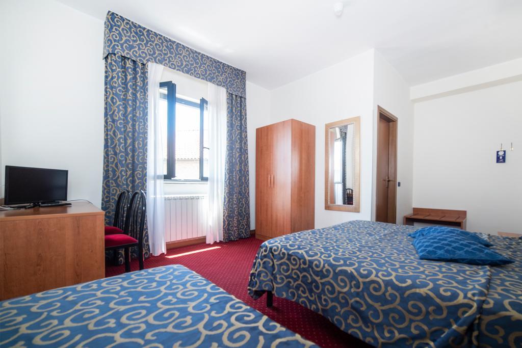 Hotel Italia & Lombardi Montefiascone Exterior photo